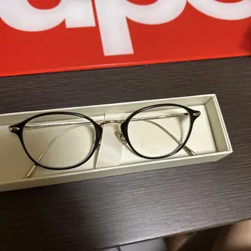 라운드 안경 블랙 골드 케이스 포함 최고급 브랜드 OdOu