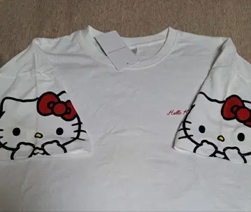 헬로키티 HELLO KITTY 화이트 티셔츠 양쪽 소매 키티 페이스