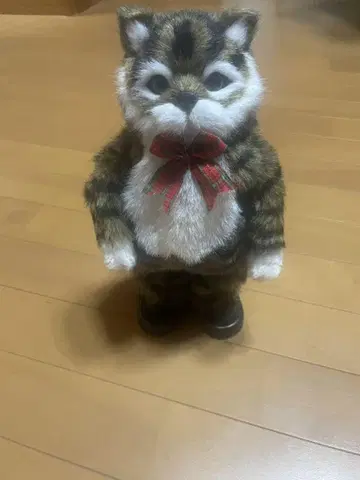 고양이 봉제 인형 빨간색 리본 포함