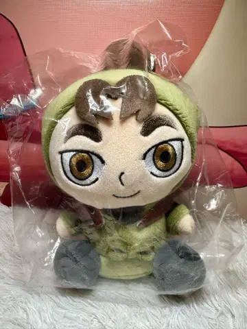 닌타마 란타로 앉아있는 봉제 인형 이가사키 마고헤이