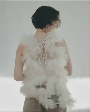 NOTREemor 노에모아 asymmetry 튤 tops