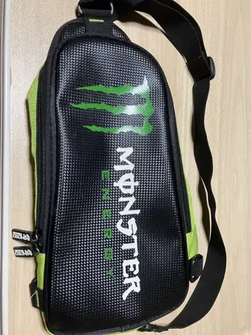 Monster Energy 슬링 백 블랙/그린