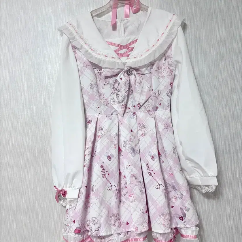 LIZLISA | 리즈리사 Liz Lisa Sewing Bear Set on Bunjang Global Site.