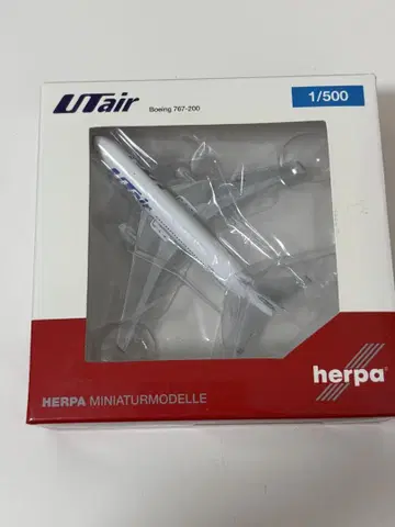 UT 에어 B767-200 herpa 1/500