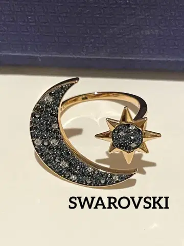 [새상품급] Swarovski 반지 LUNA 반지