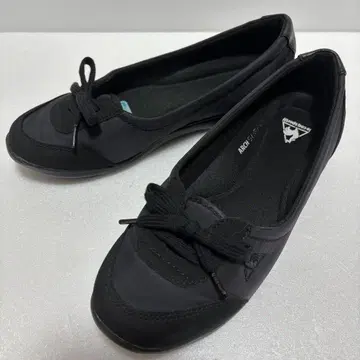 [새상품급] 르꼬끄 스포르티브 플랫슈즈 블랙 리본 23.5cm