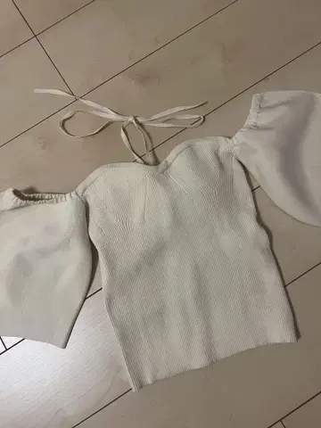 오프숄더 리브 탑