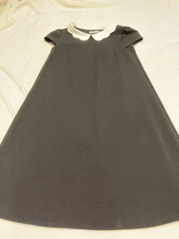 카프리샤스미 화이트 카라 반팔 A 라인 원피스