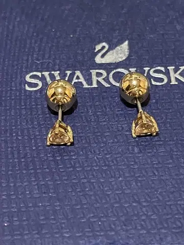 Swarovski 골드 스터드 귀걸이