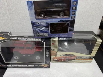 HUMMER H2 SUV 1:18 스케일 레드
