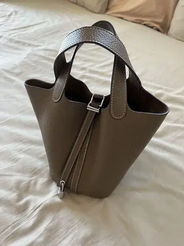 브라운 가죽 토트백