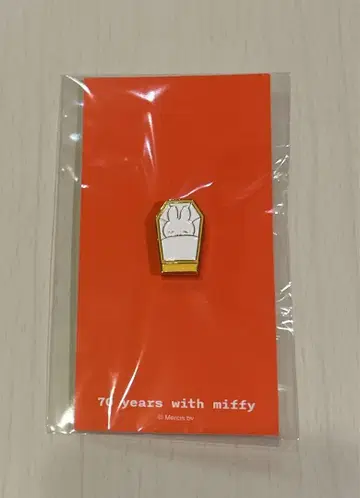 미피 전시회 70주년 한정판 miffy 핀 배지 관 할머니 핀즈