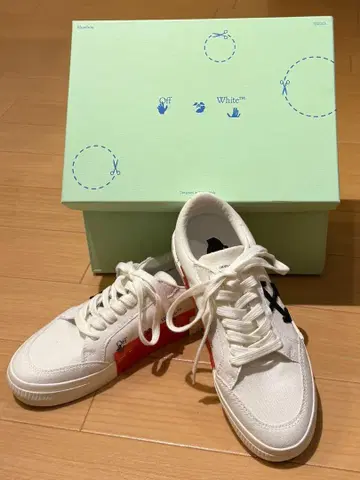 Off-White VULCANIZED LOW-TOP 스니커즈