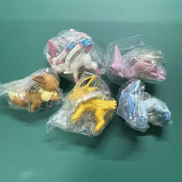 포켓몬을 집어 연결 마스코트 이브이 닌피아 썬더스