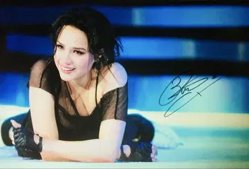 여자 피겨 스케이트 알리나 자기토바 친필 사인 사진 보증서 포함 CD