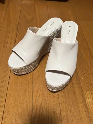 ESPERANZA 화이트 웨지솔 샌들