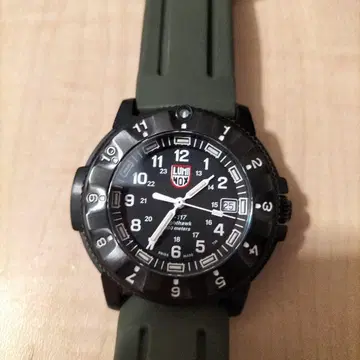 루미녹스 나이트호크 F-117 시리즈 3400 외부 벨트 장착