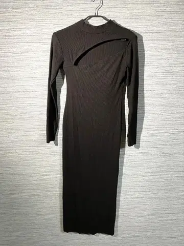 새상품 ZARA 블랙 롱 원피스 컷 아웃 디자인 L