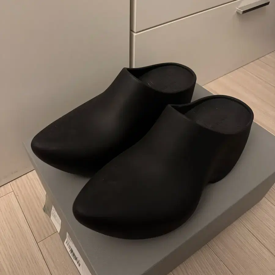 Balenciaga technoclog mule 40 バレンシアガ BALENCIAGA Technoclog rubber mules | NET-A-PORTER