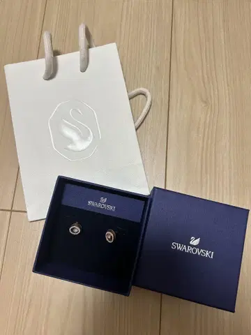 SWAROVSKI 로즈 골드 귀걸이