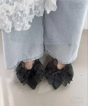 리본 포함 블랙 뮬