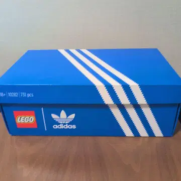 LEGO adidas originals superstar 10282