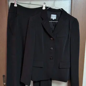 ARMANI 블랙 스트라이프 수트 셋업