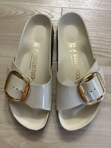 BIRKENSTOCK 마드리드 빅 버클 샌들 39 화이트