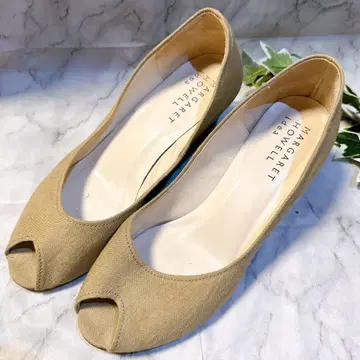 새상품급 마가렛호웰 베이지 펌프스 24cm 오픈토