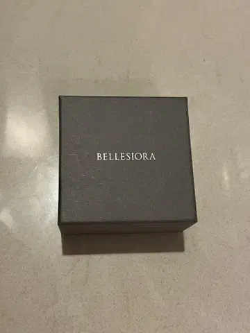 BELLESIORA 하트 모양 목걸이