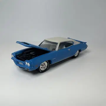 조니 라이트닝 폰티악 GTO judge
