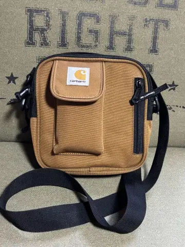 Carhartt 숄더백 브라운