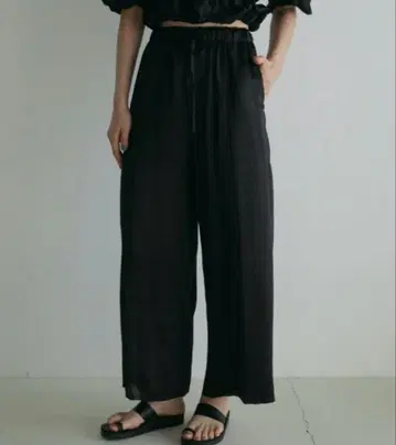 아누케 파이핑 새틴 팬츠