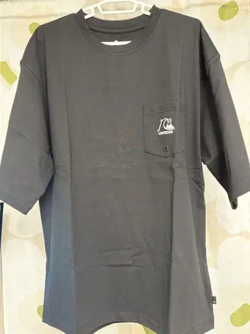 Quiksilver 백 프린트 티셔츠 블랙/화이트