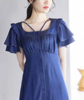 LILLIAN CARAT 티어드 슬리브 머메이드 원피스