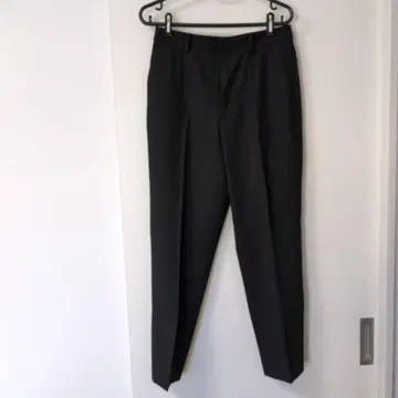 UNIQLO 블랙 스마트 앵클 팬츠