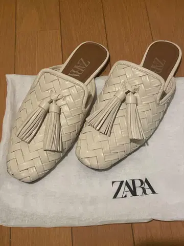 새상품급 ZARA 프린지 샌들 37 (24cm 상당)
