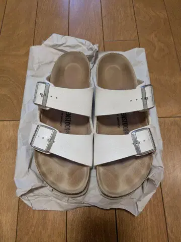 [새상품급] 버켄스탁 애리조나 화이트 37 24.0cm
