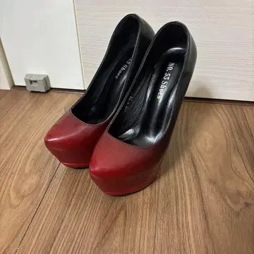 빨간색 하이힐 스틸레토 핑 힐 에나멜