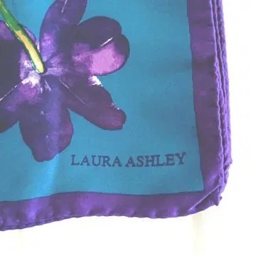 LAURA ASHLEY 실크 스카프 에메랄드 그린 꽃무늬