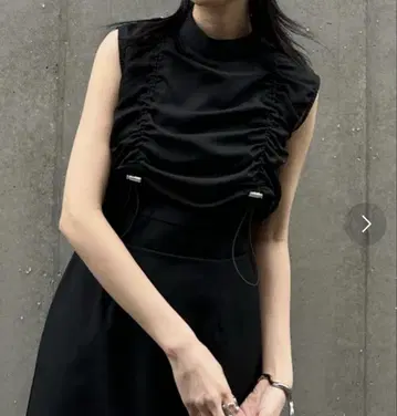 앙젬 슬리브리스 원피스 새상품급 블랙 7 YEVS 애로우즈 좋아하는 분