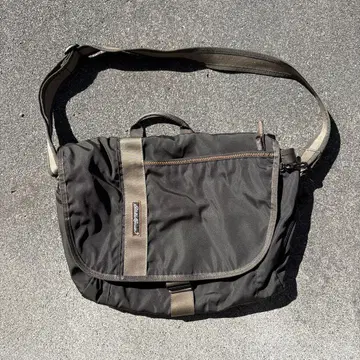 Eddie Bauer 메신저 백 다크 브라운