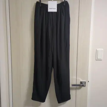 새상품급 엔폴드 MANY-TUCK COCOON-PANTS 36 사이즈