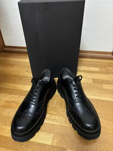 세르지오 로시 블랙 윙 칩 신발