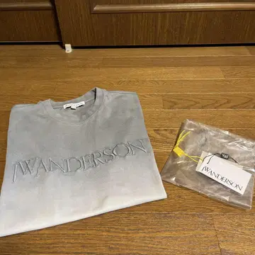 완판템 JW ANDERSON 그레이 티셔츠