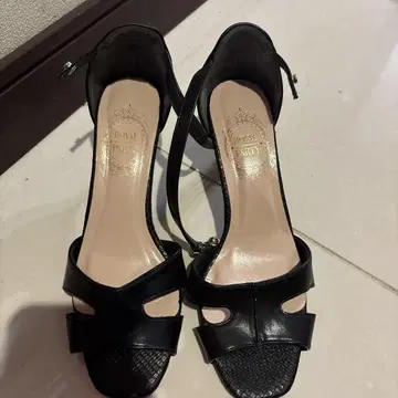 로얄 파티 오픈토 샌들