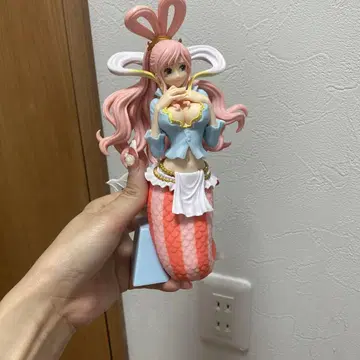 핑크 인어 피규어