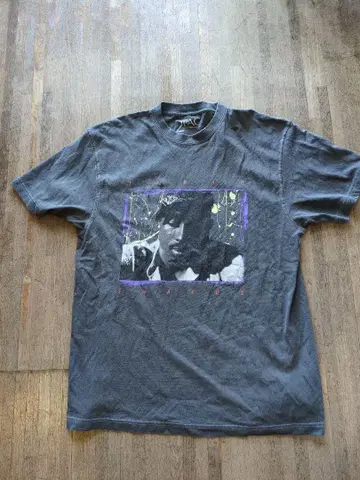 2Pac 프린트 티셔츠 그레이