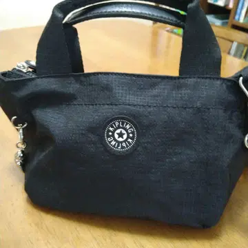 Kipling 블랙 숄더백