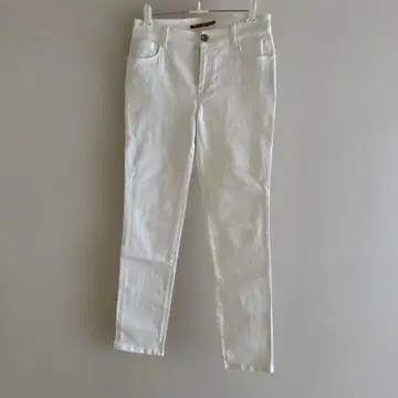 화이트 데님 슬림 핏 팬츠